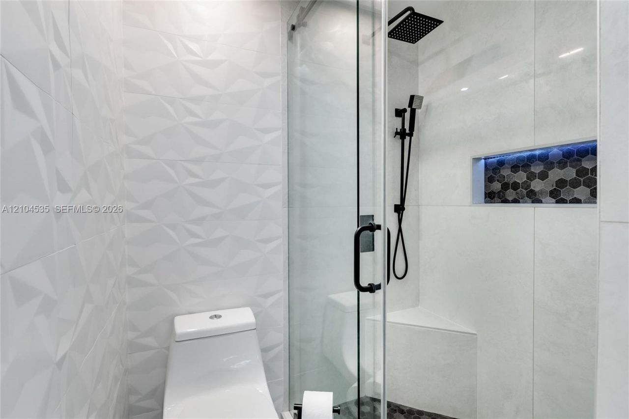 21244 Harbor Way, Unit 211-21, Aventura, FL 33180 Photo