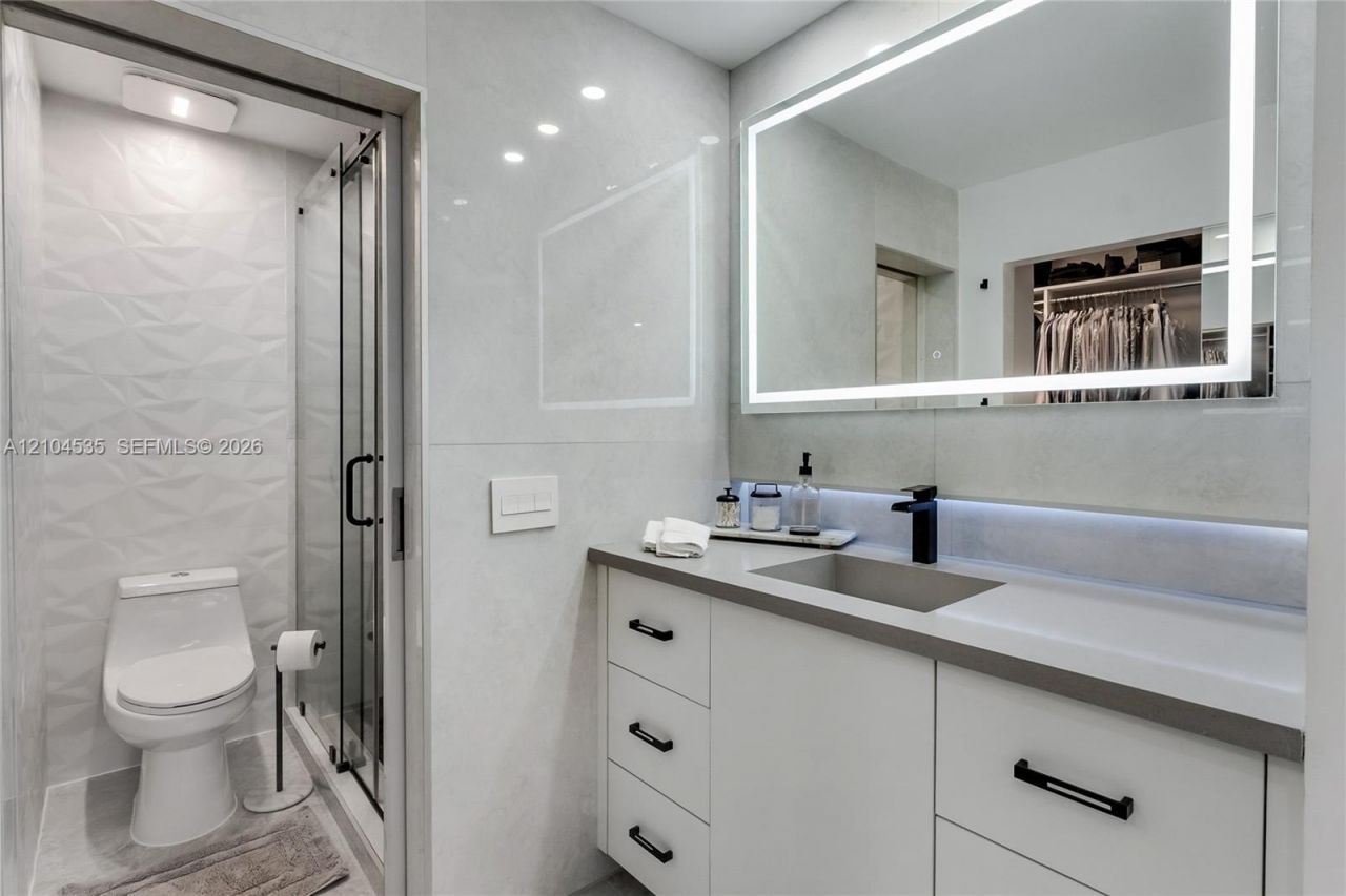 21244 Harbor Way, Unit 211-21, Aventura, FL 33180 Photo