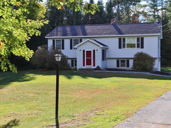 30 Pine Grove Avenue , Glenburn, ME 04401