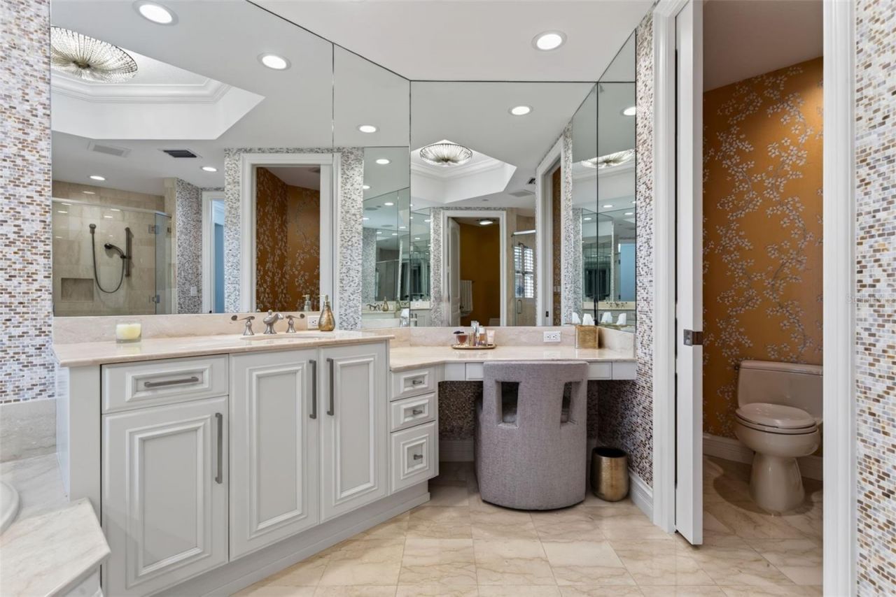 2151 Gulf Of Mexico Drive, Unit 4, Longboat Key, FL 34228 Photo