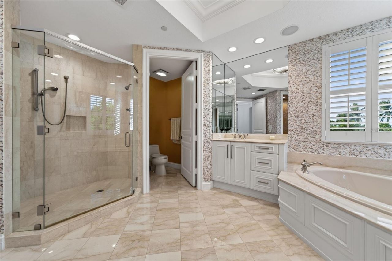 2151 Gulf Of Mexico Drive, Unit 4, Longboat Key, FL 34228 Photo