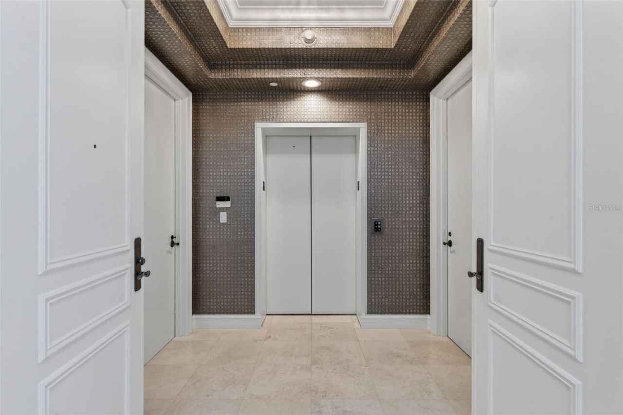 2151 Gulf Of Mexico Drive, Unit 4, Longboat Key, FL 34228 Photo