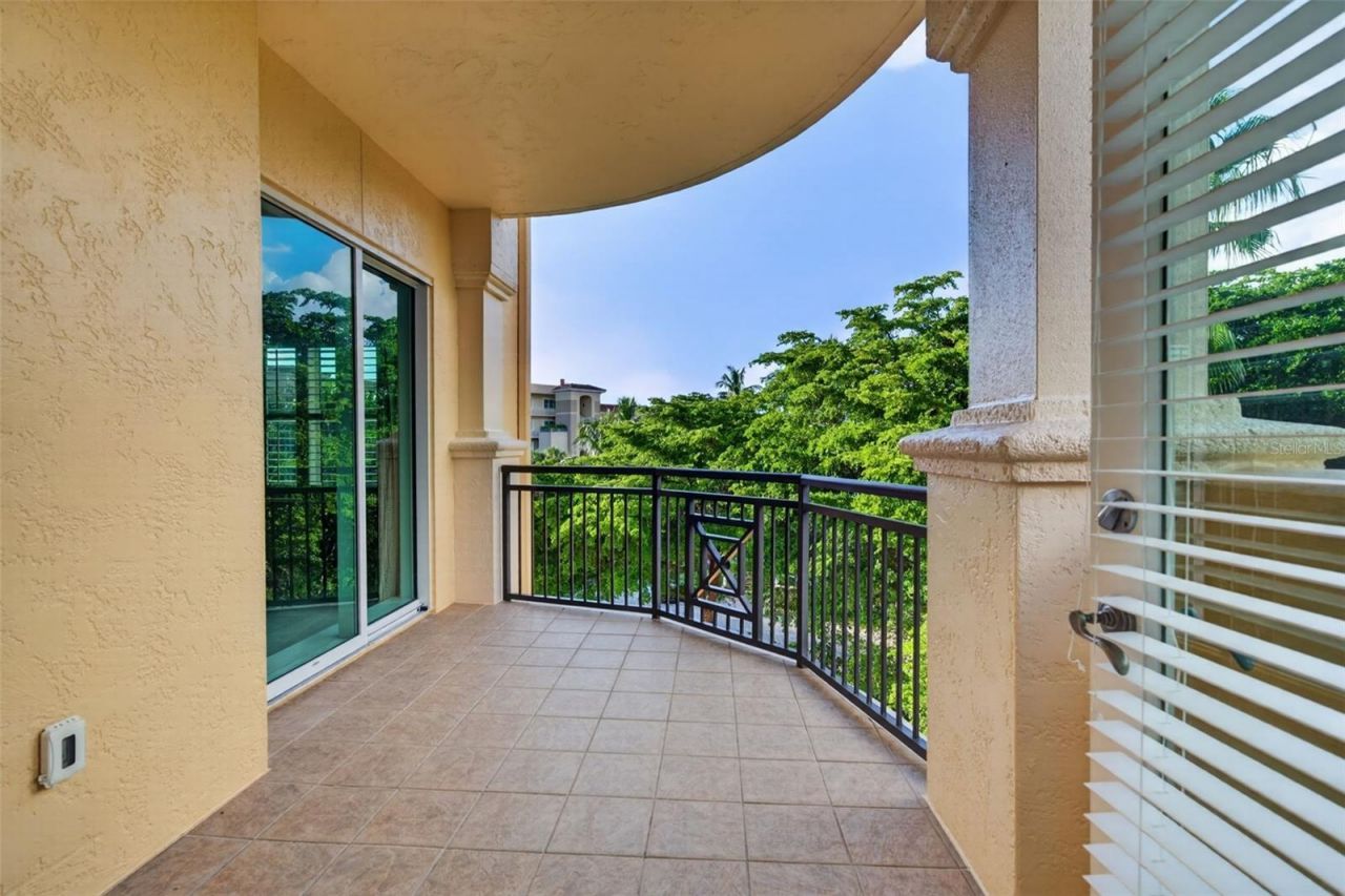 2151 Gulf Of Mexico Drive, Unit 4, Longboat Key, FL 34228 Photo