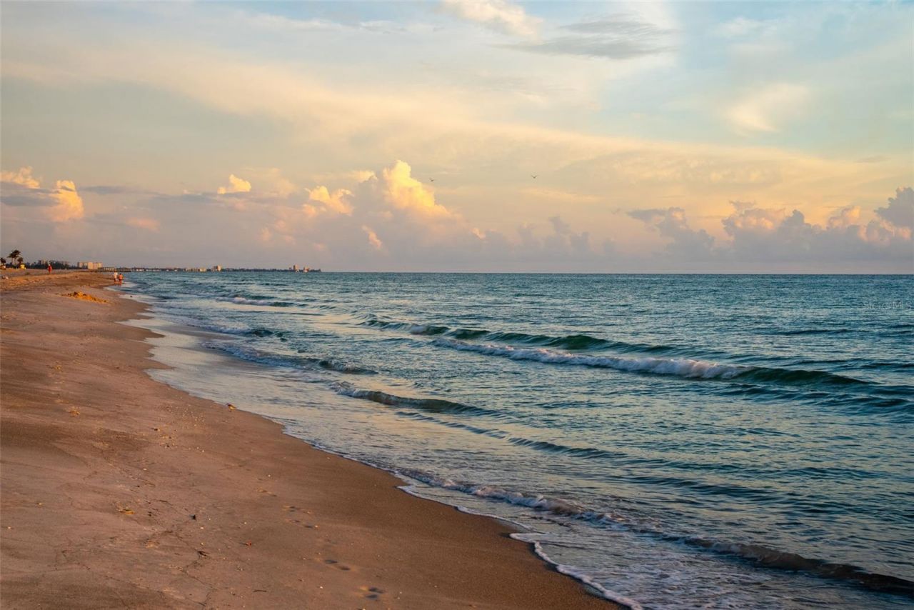 2151 Gulf Of Mexico Drive, Unit 4, Longboat Key, FL 34228 Photo