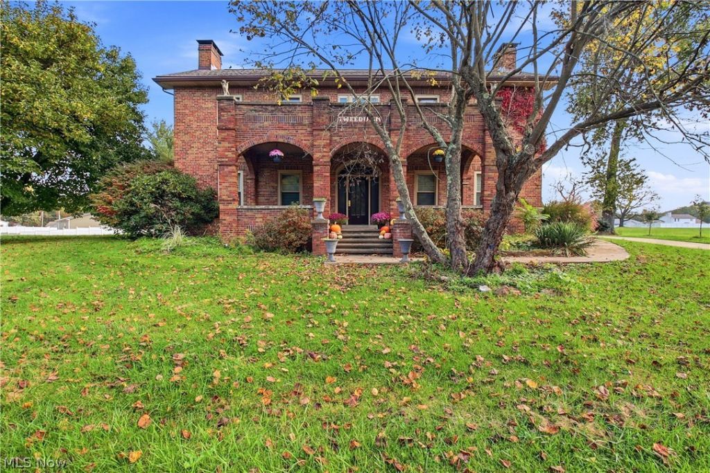 2960 S River Road, Zanesville, OH 43701 Main Photo