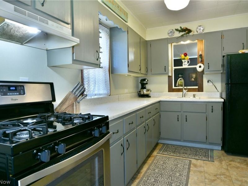2422 Wilson Sharpsville Road, Cortland, OH 44410 Photo 14