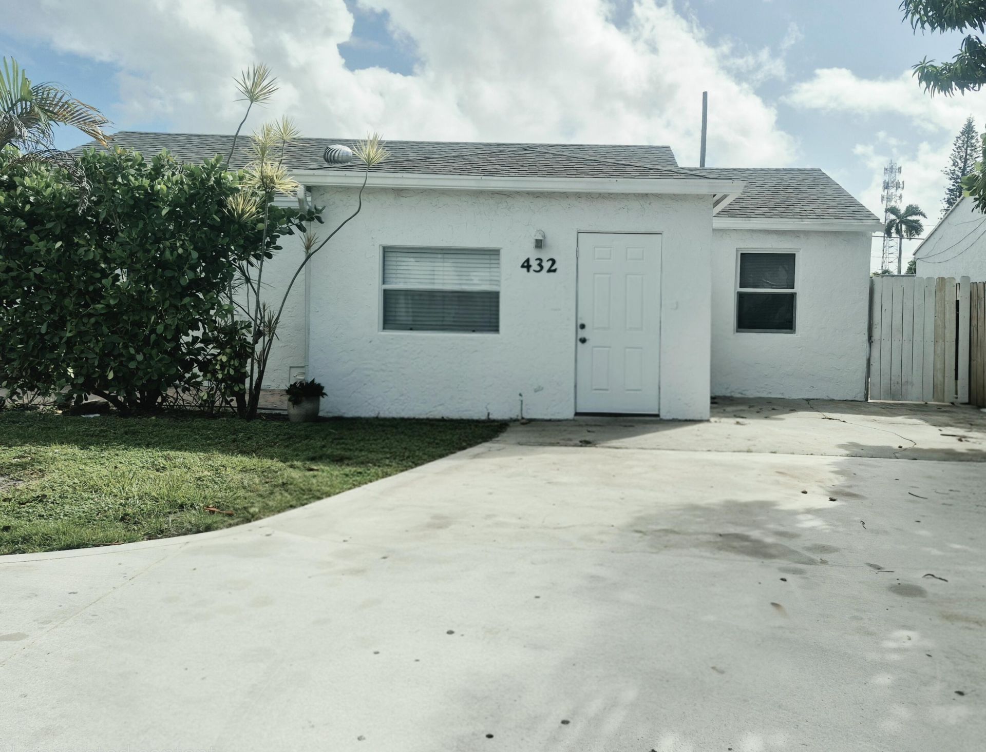 432 Forest Hill Boulevard, West Palm Beach, FL 33405 Photo