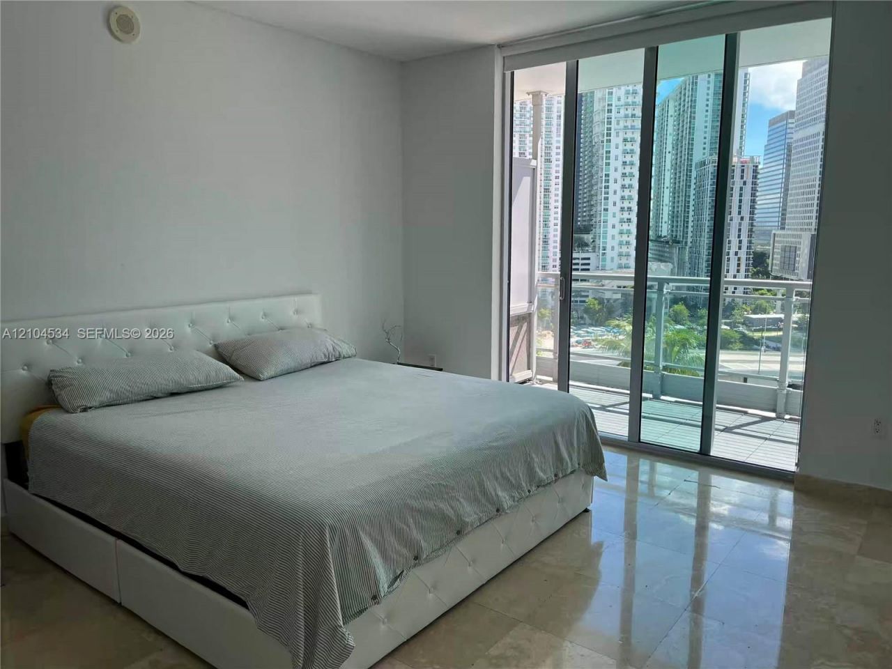 90 SW 3rd St , Unit 1615, Miami, FL 33130 Photo