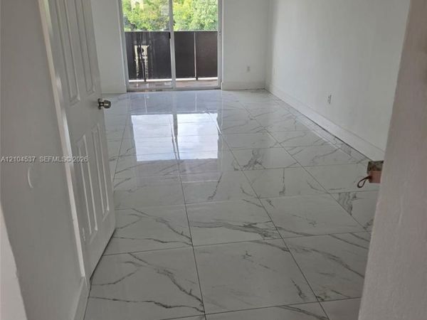 1551 W Okeechobee Rd , Unit 15-14, Hialeah, FL 33010