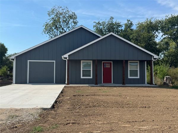 511 W Harrison , Chouteau, OK 74337
