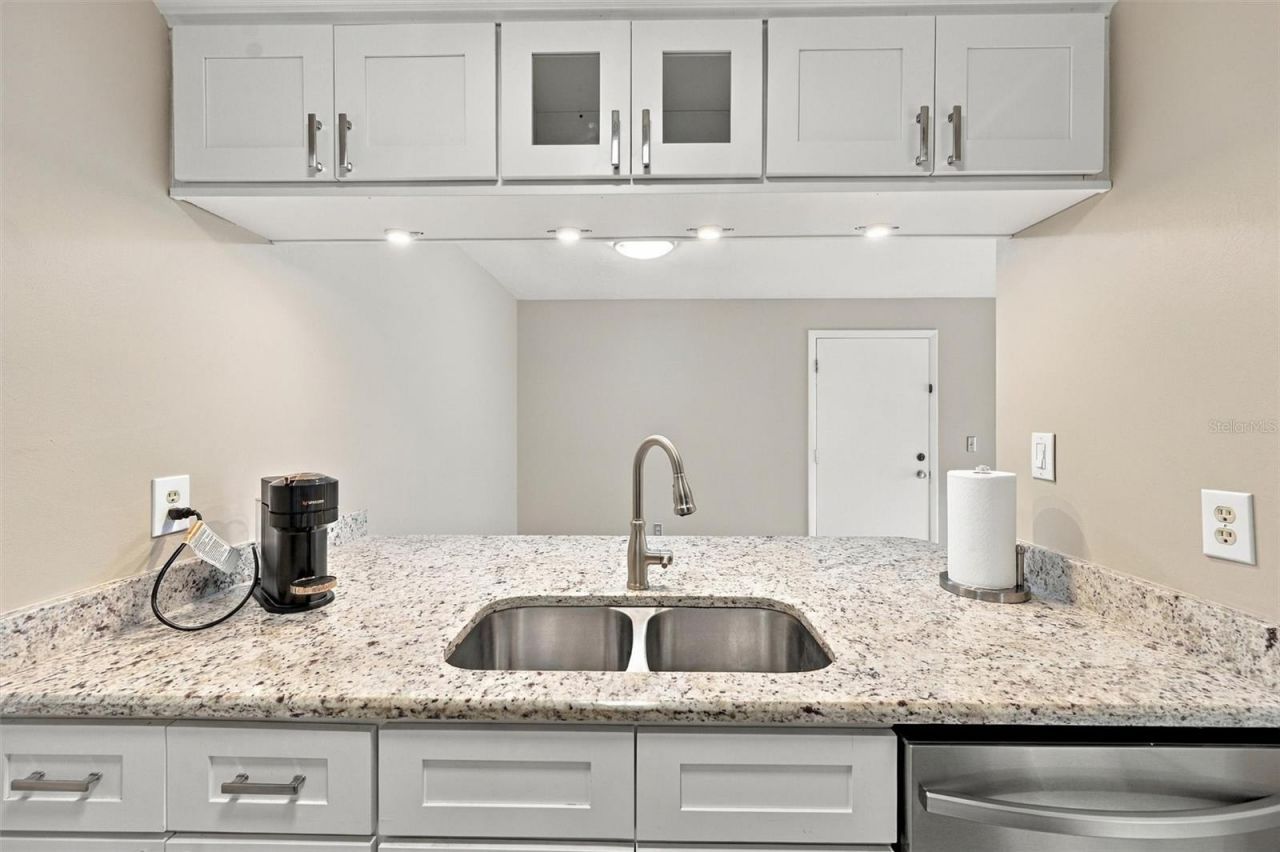 3265 Beneva Road, Unit 104, Sarasota, FL 34232 Photo