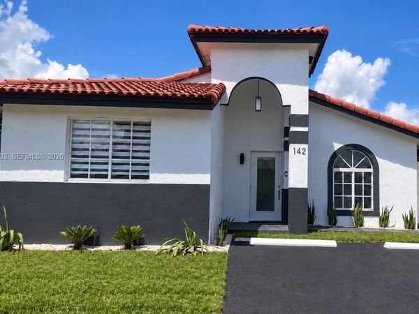 7001 W 35th Ave , Hialeah, FL 33018