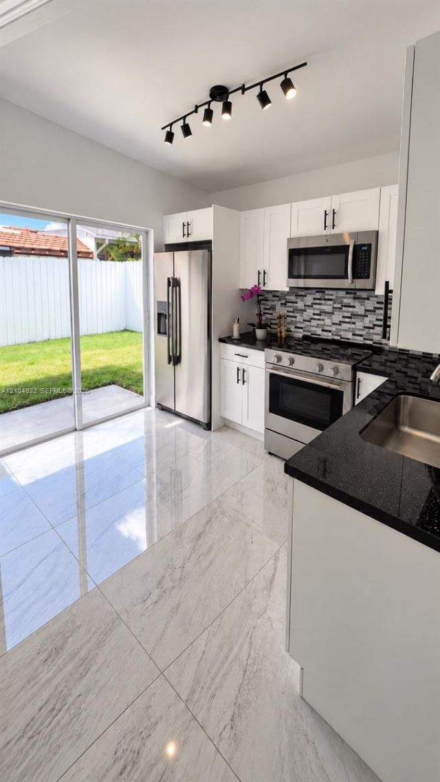 7001 W 35th Ave , Hialeah, FL 33018 Photo