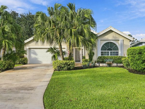 442 SW Fairway Vista, Port St. Lucie, FL 34986