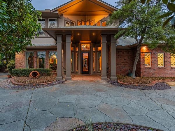 800 Oakwood Court, Highland Village, TX 75077