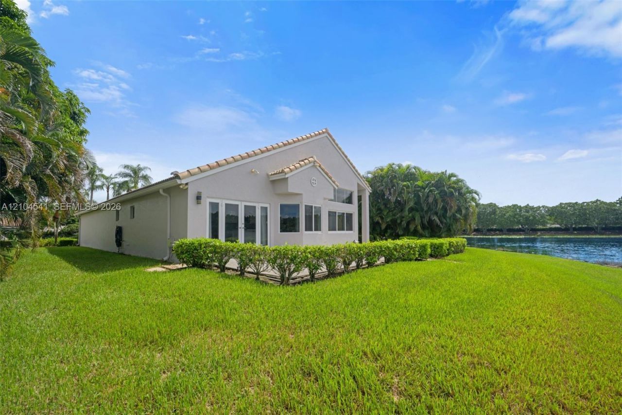 1400 Seabay Rd , Weston, FL 33326 Photo