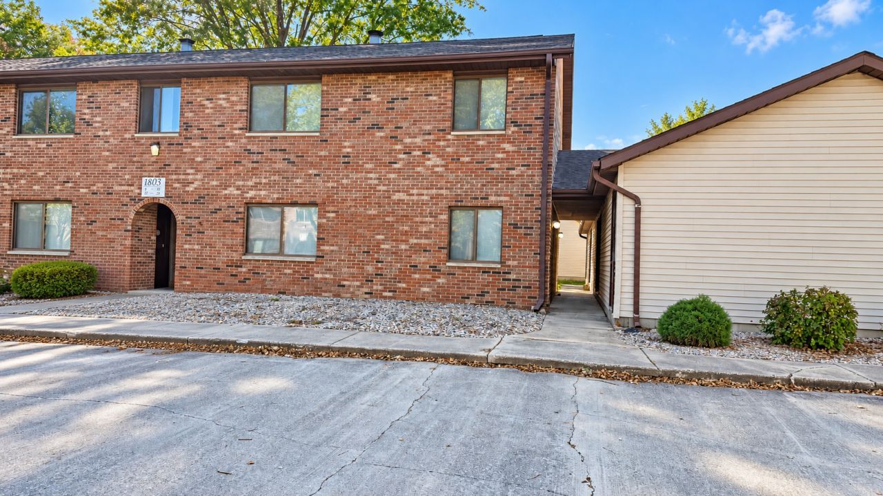 1803 Oliver Drive , Unit 4, Urbana, IL 61802 Main Photo