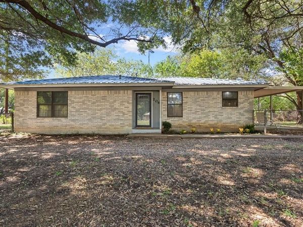 204 Ausborn Street, Eddy, TX 76524