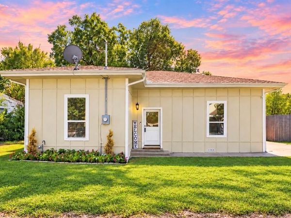 2206 Drake Street, Caddo Mills, TX 75135