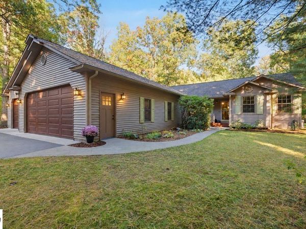 1627 White Oak Lane, Interlochen, MI 49643