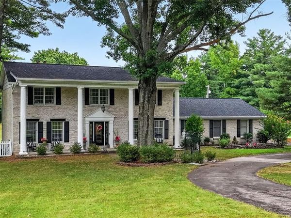 33 Weldon Spring Heights Drive, Weldon Spring, MO 63304