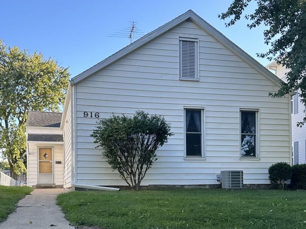 916 Ohio Street, Quincy, IL 62301