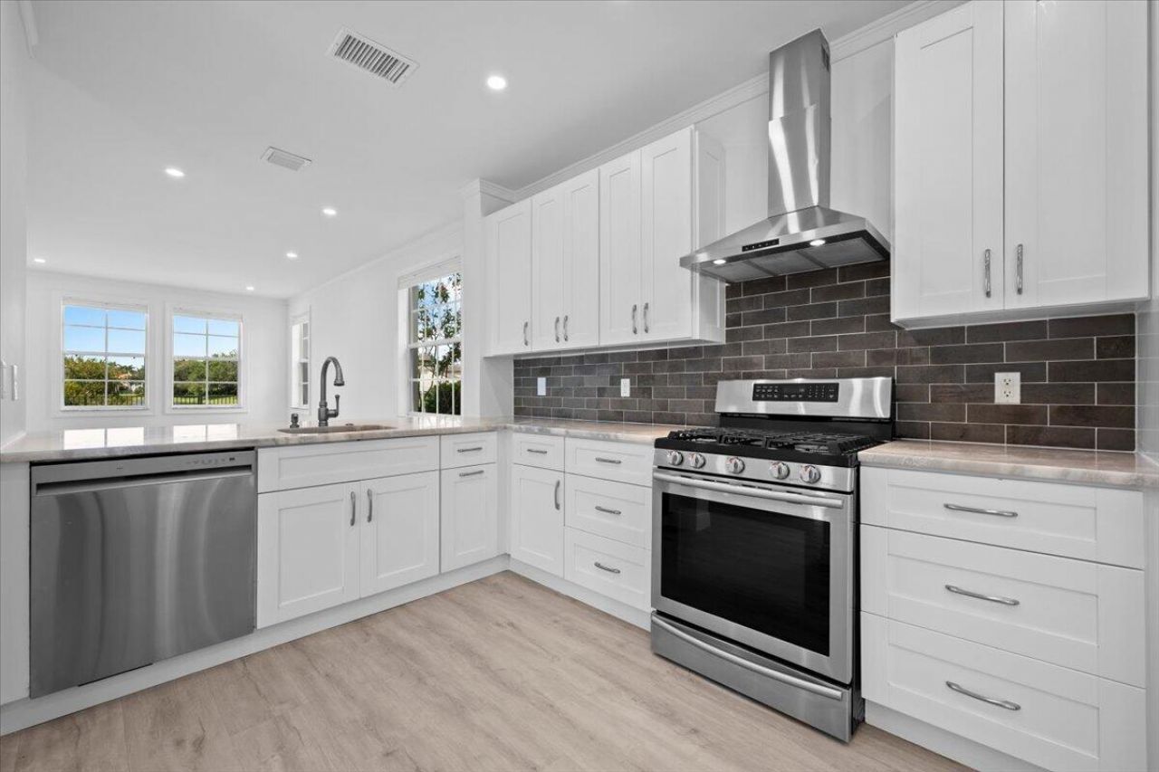 651 Castle Drive, Palm Beach Gardens, FL 33410 Photo