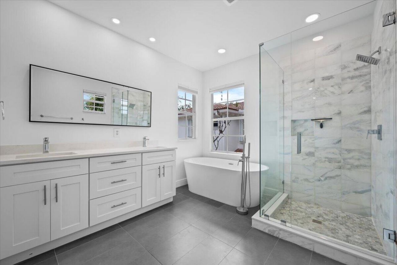 651 Castle Drive, Palm Beach Gardens, FL 33410 Photo