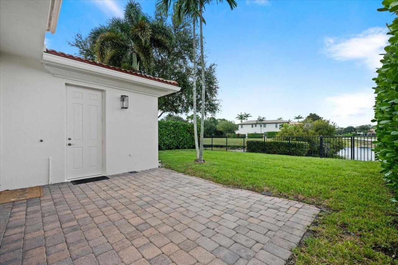 651 Castle Drive, Palm Beach Gardens, FL 33410 Photo