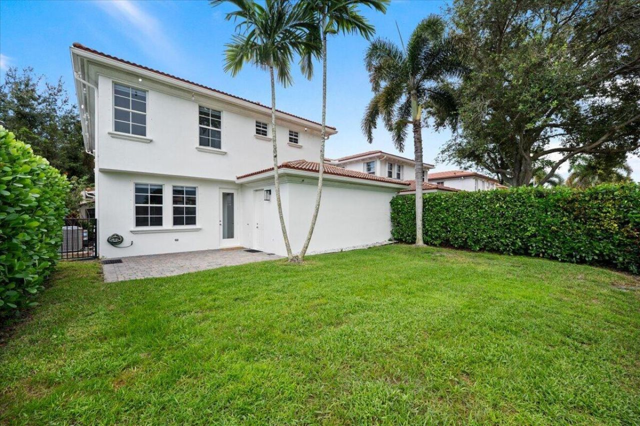 651 Castle Drive, Palm Beach Gardens, FL 33410 Photo