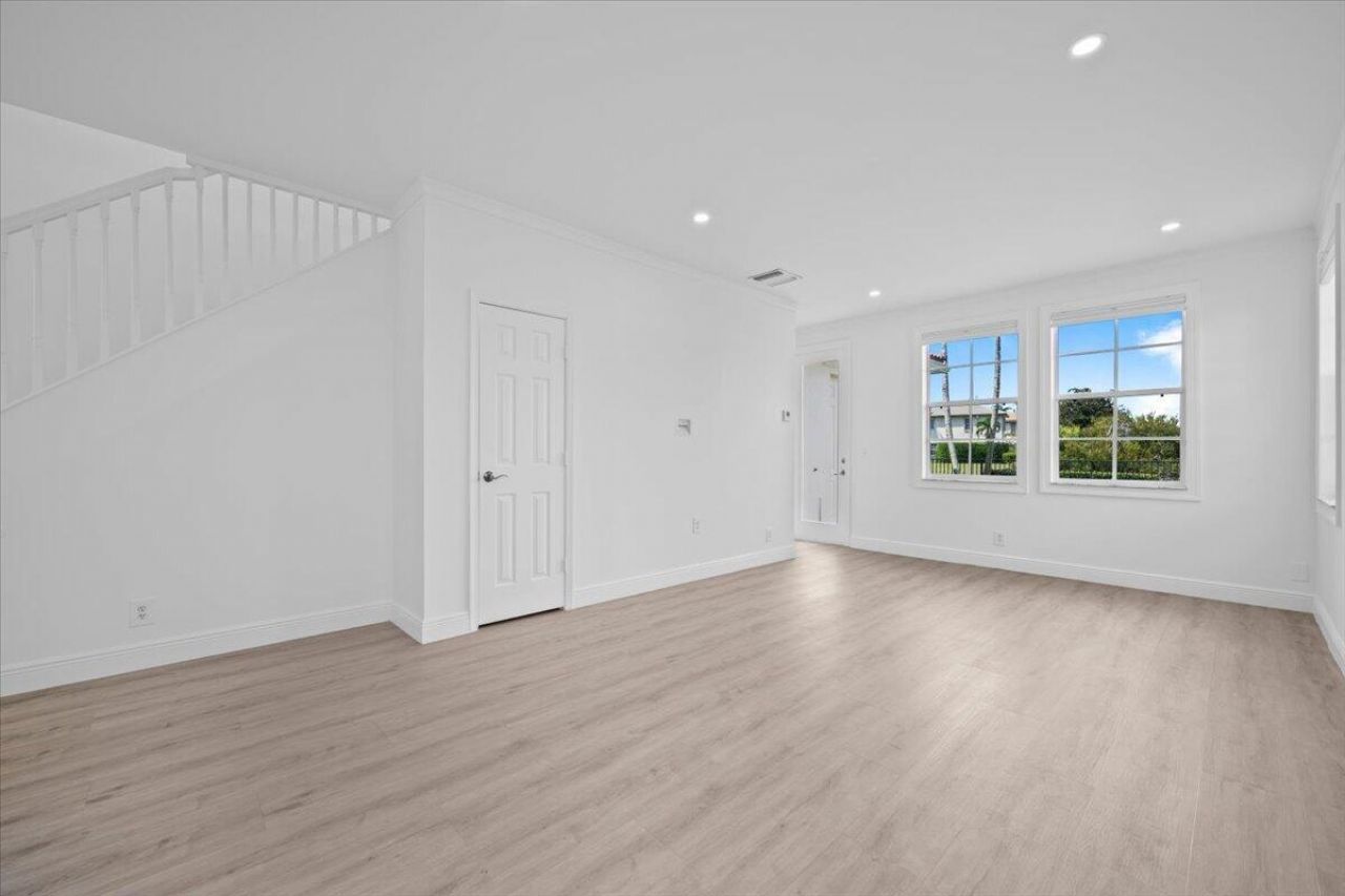 651 Castle Drive, Palm Beach Gardens, FL 33410 Photo