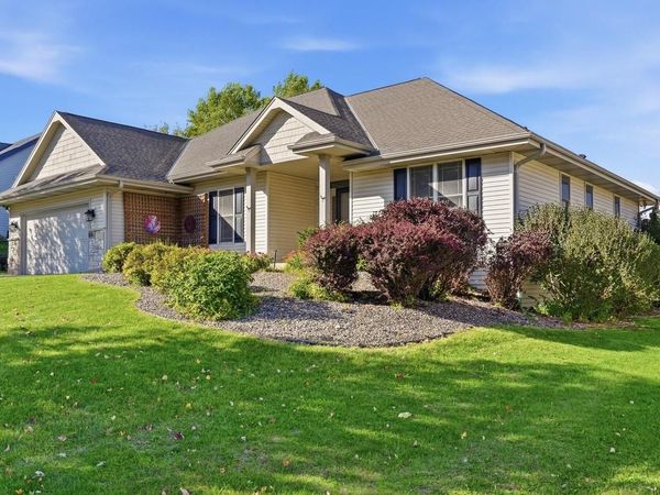 876 W Washington AVENUE, Hartford, WI 53027
