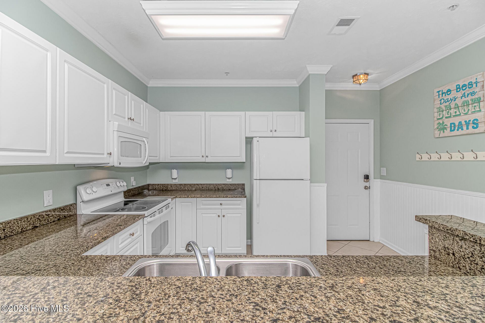 601 Hillside Drive N Photo 10