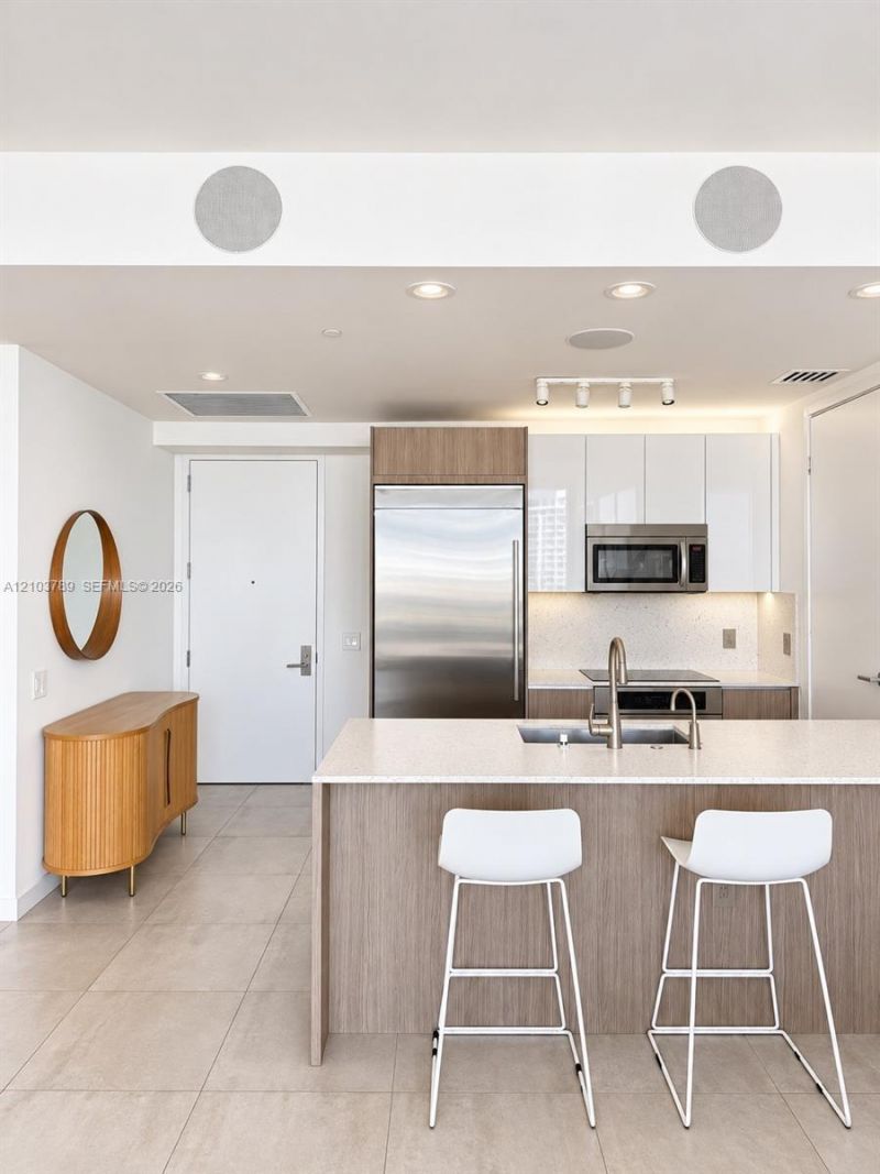 1300 Brickell Bay Dr , Unit 3805, Miami, FL 33131 Photo