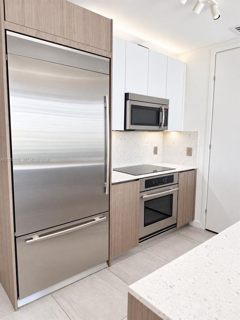 1300 Brickell Bay Dr , Unit 3805, Miami, FL 33131 Photo
