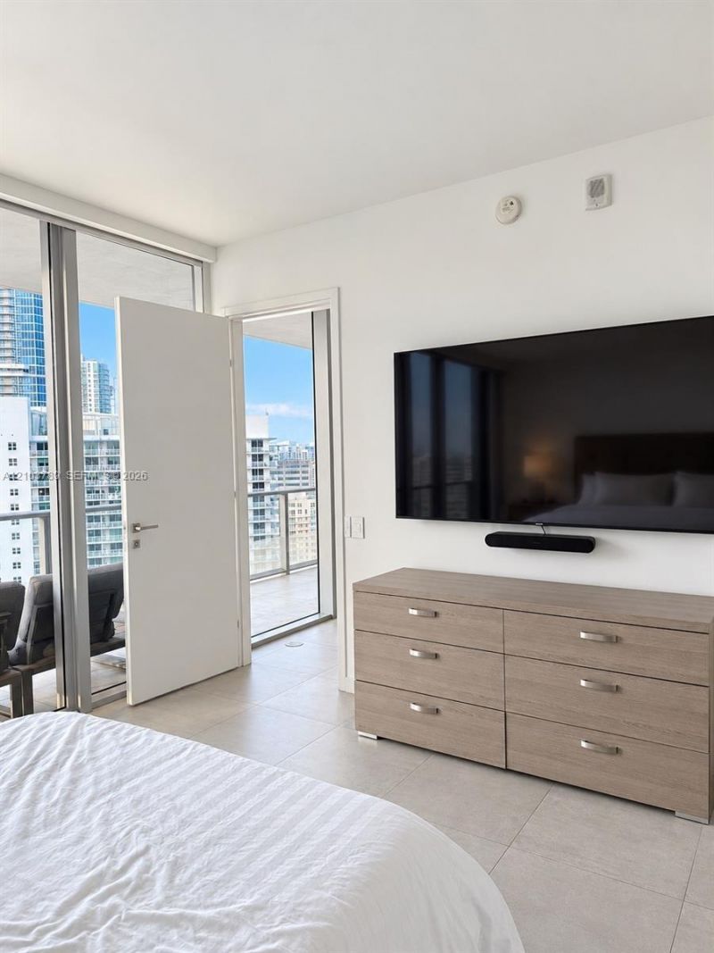 1300 Brickell Bay Dr , Unit 3805, Miami, FL 33131 Photo