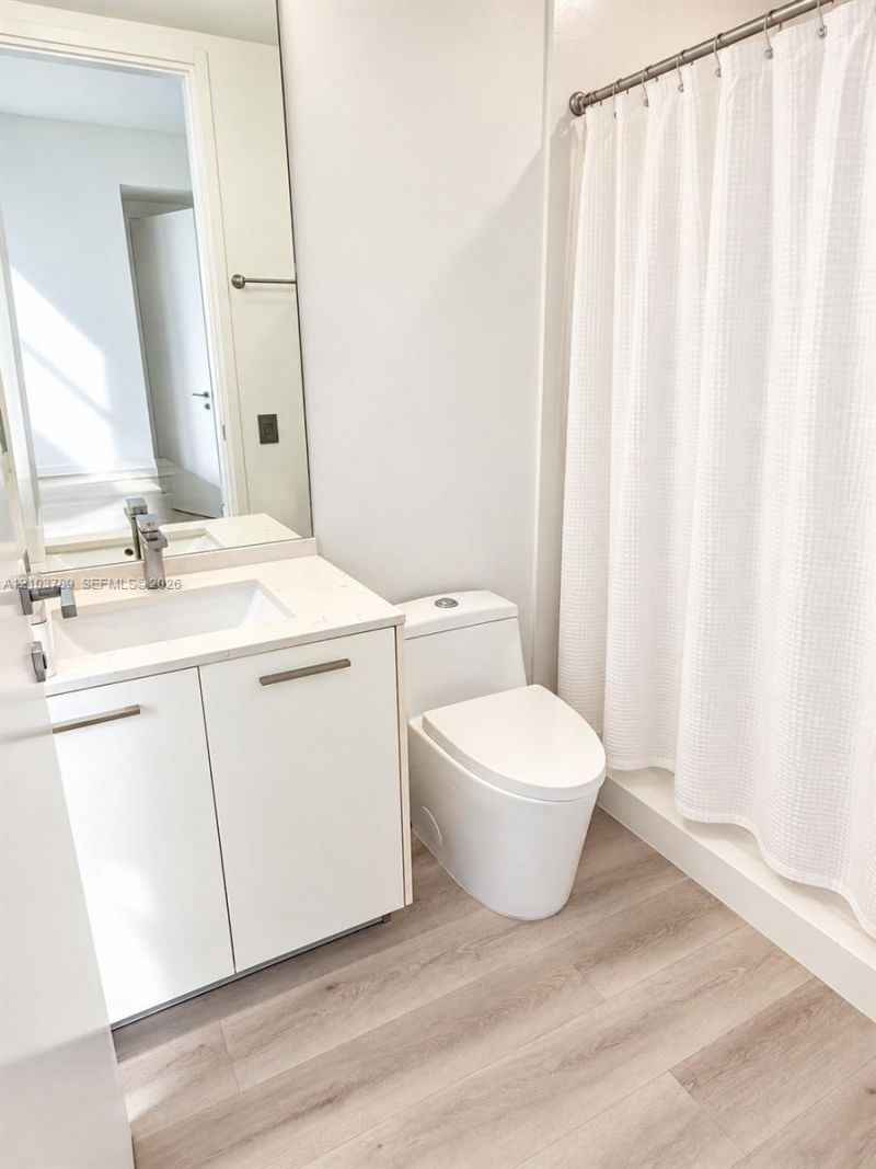 1300 Brickell Bay Dr , Unit 3805, Miami, FL 33131 Photo