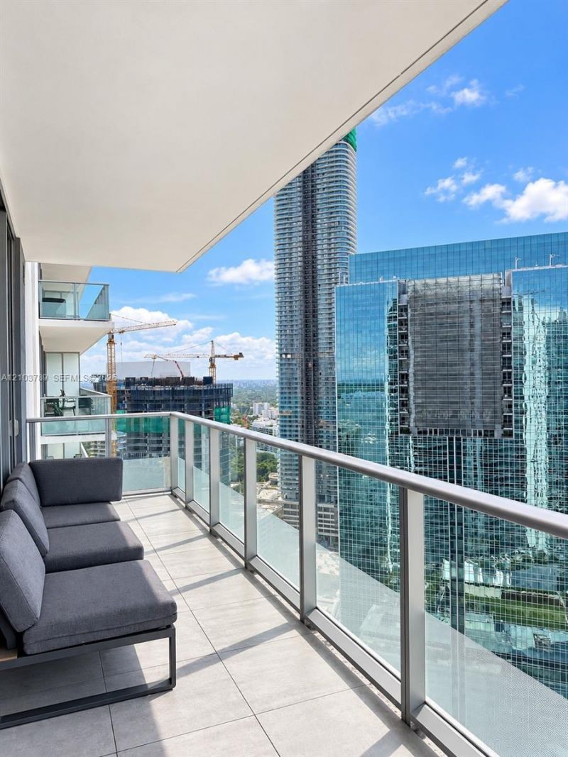 1300 Brickell Bay Dr , Unit 3805, Miami, FL 33131 Photo