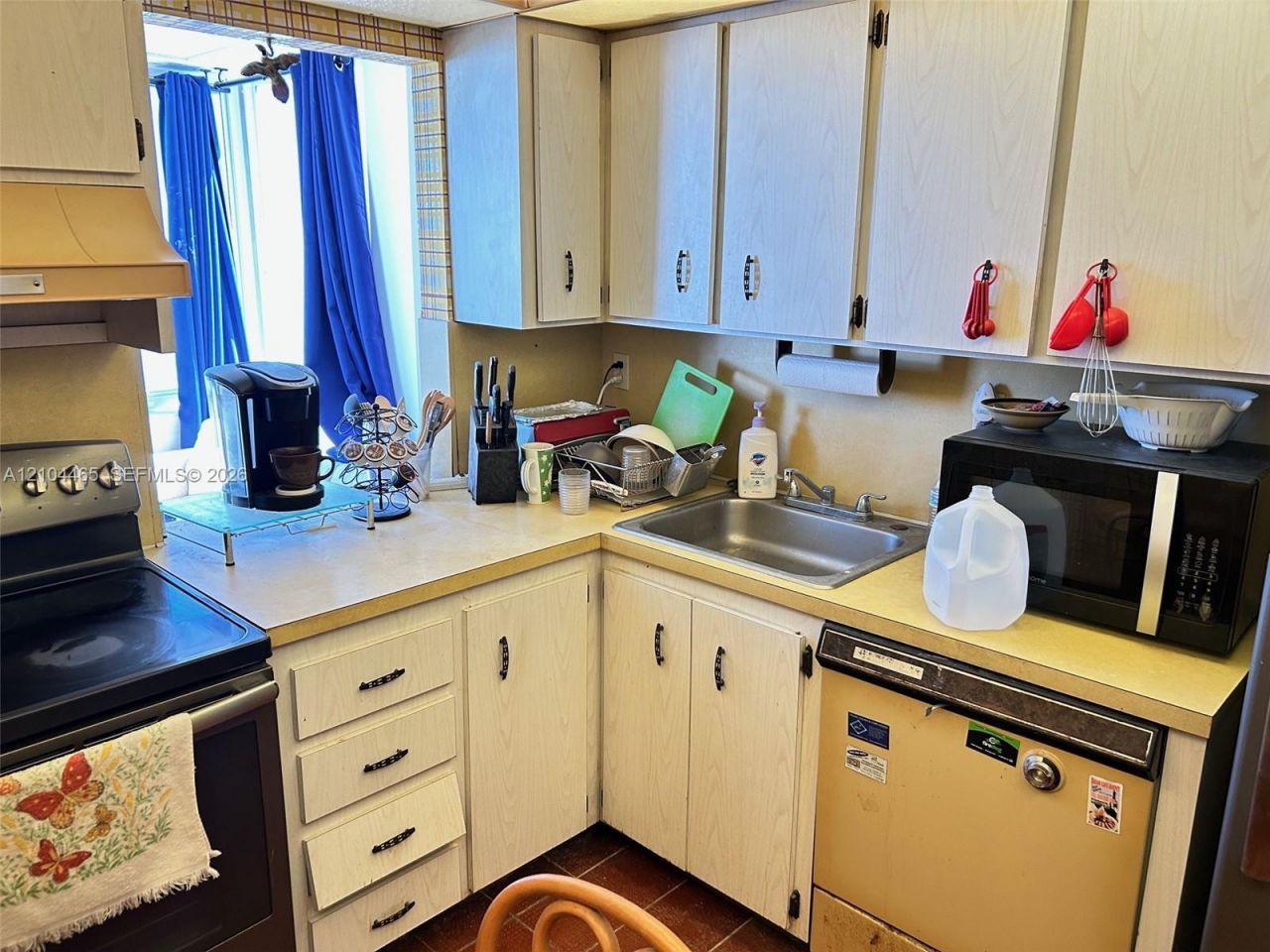 250 180th Dr , Unit 560, Sunny Isles Beach, FL 33160 Photo