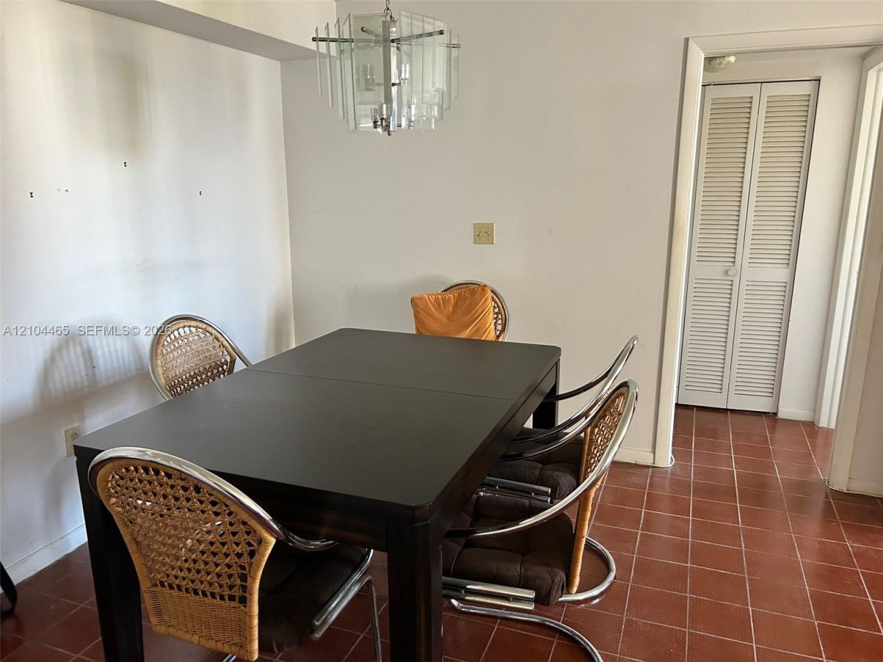 250 180th Dr , Unit 560, Sunny Isles Beach, FL 33160 Photo