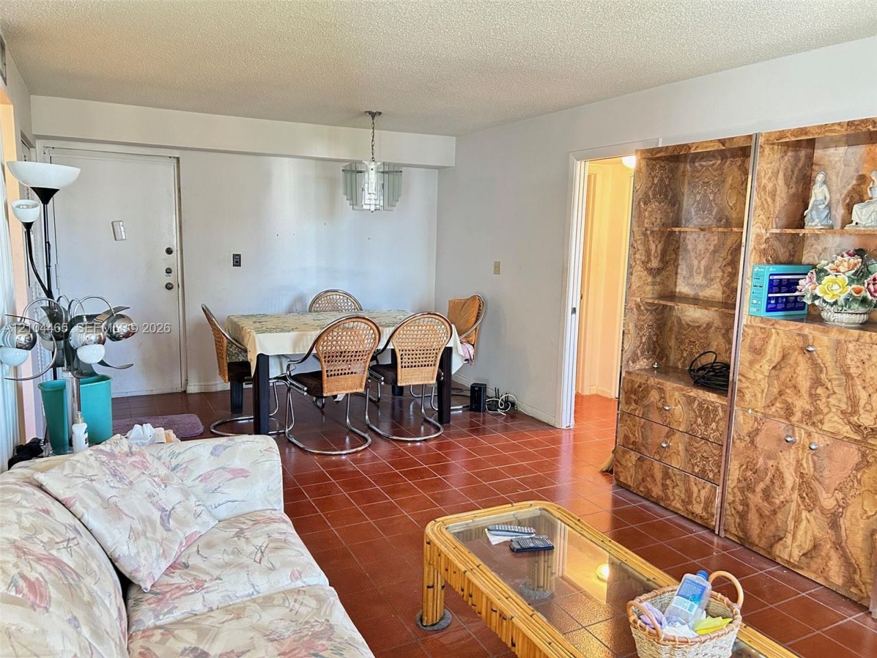 250 180th Dr , Unit 560, Sunny Isles Beach, FL 33160 Photo