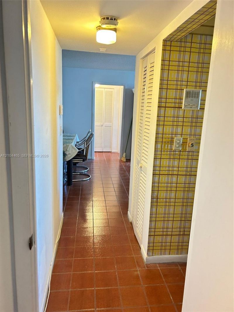 250 180th Dr , Unit 560, Sunny Isles Beach, FL 33160 Photo