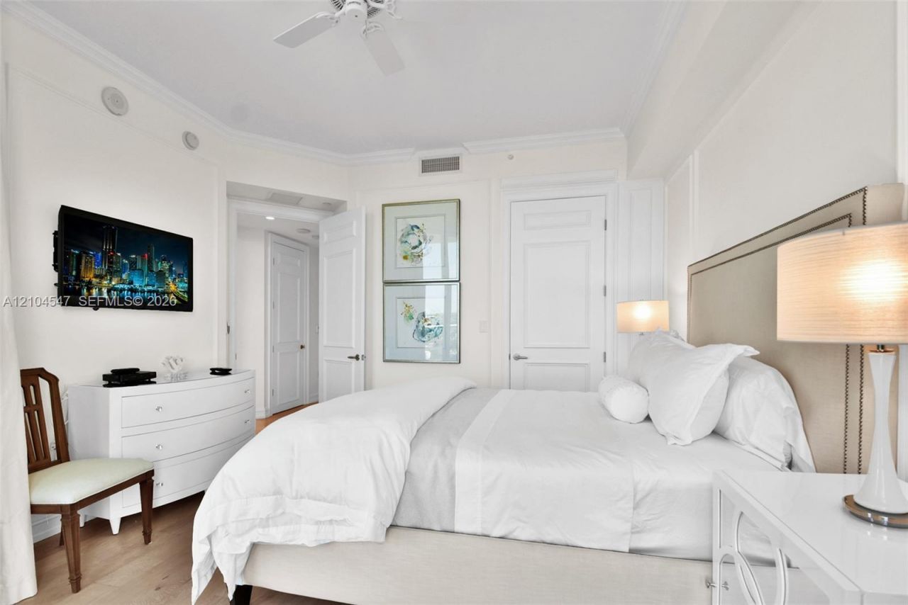16047 Collins Ave , Unit 1401, Sunny Isles Beach, FL 33160 Photo