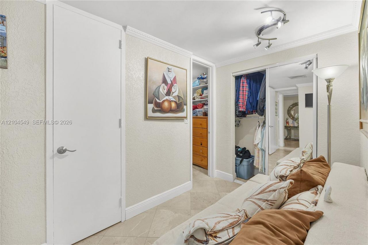 5055 Collins Ave, Unit 12F, Miami Beach, FL 33140 Photo
