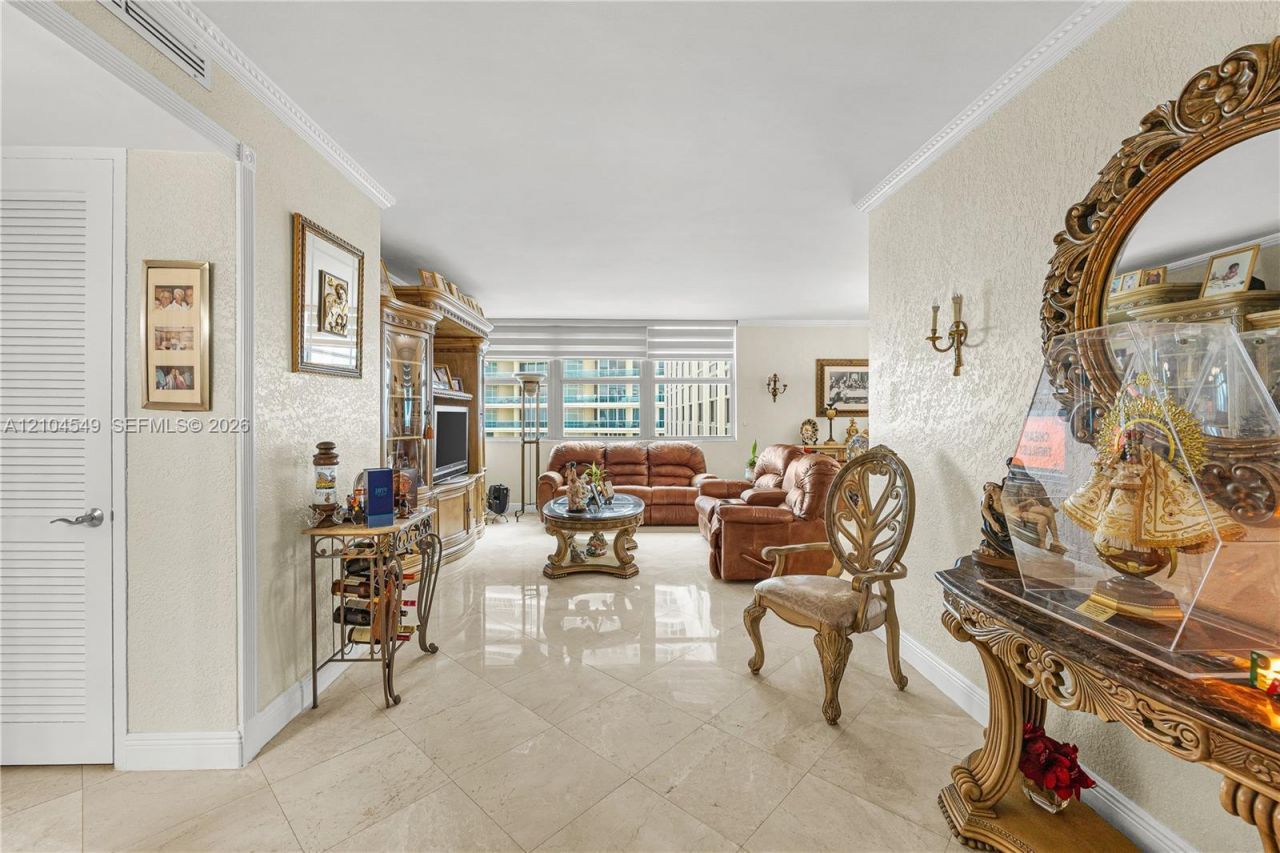 5055 Collins Ave, Unit 12F, Miami Beach, FL 33140 Photo
