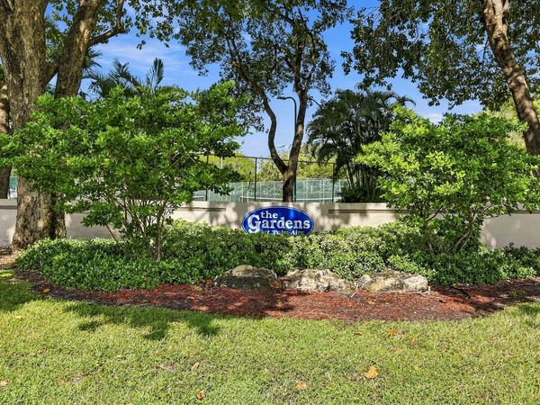 717 Gardens Drive, Unit 206, Pompano Beach, FL 33069