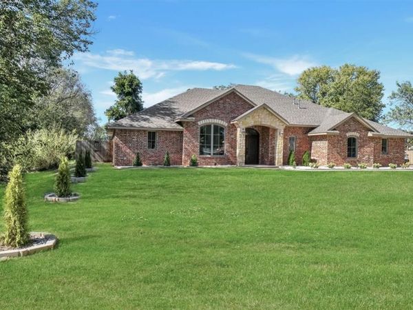 715 N Michigan Avenue, Mangum, OK 73554