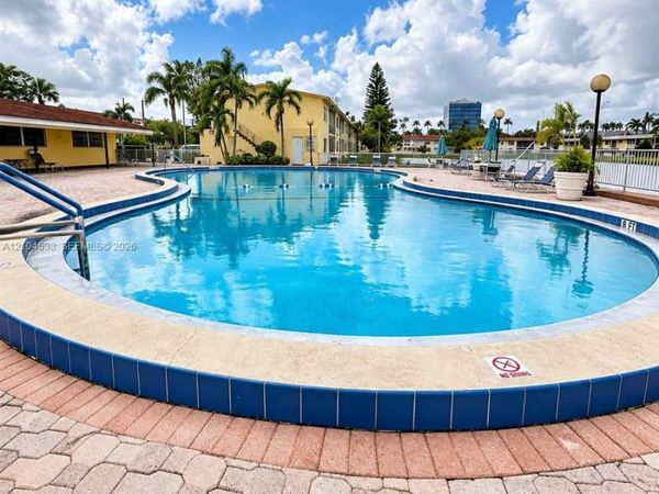 2800 NE 203rd St , Unit 3, Aventura, FL 33180
