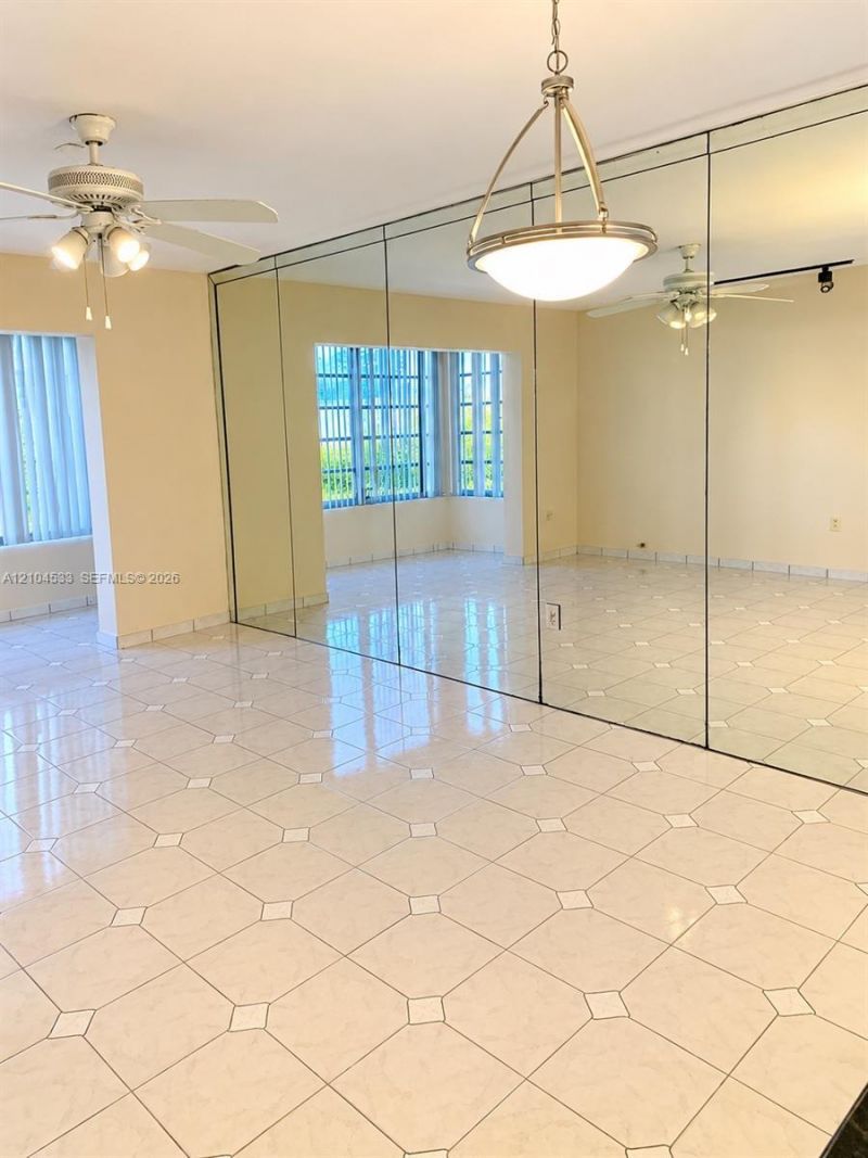 2800 NE 203rd St, Unit 3, Aventura, FL 33180 Photo