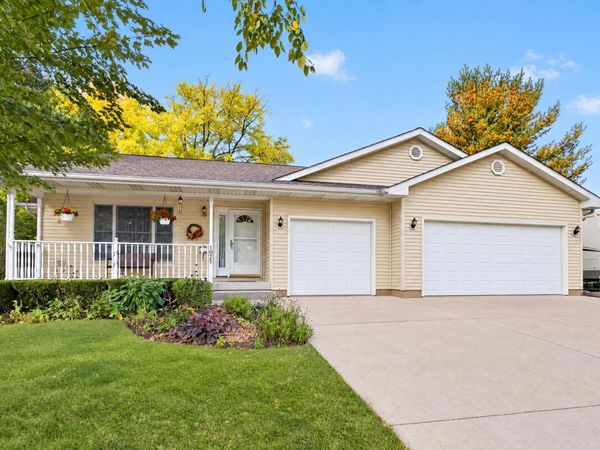 1023 Fox Hollow, DeKalb, IL 60115